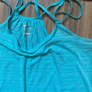 Nike vapor tanks size small